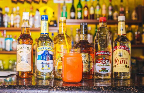 以藝術(shù)之名，約你上這家'一杯倒'的酒吧喝個痛快！